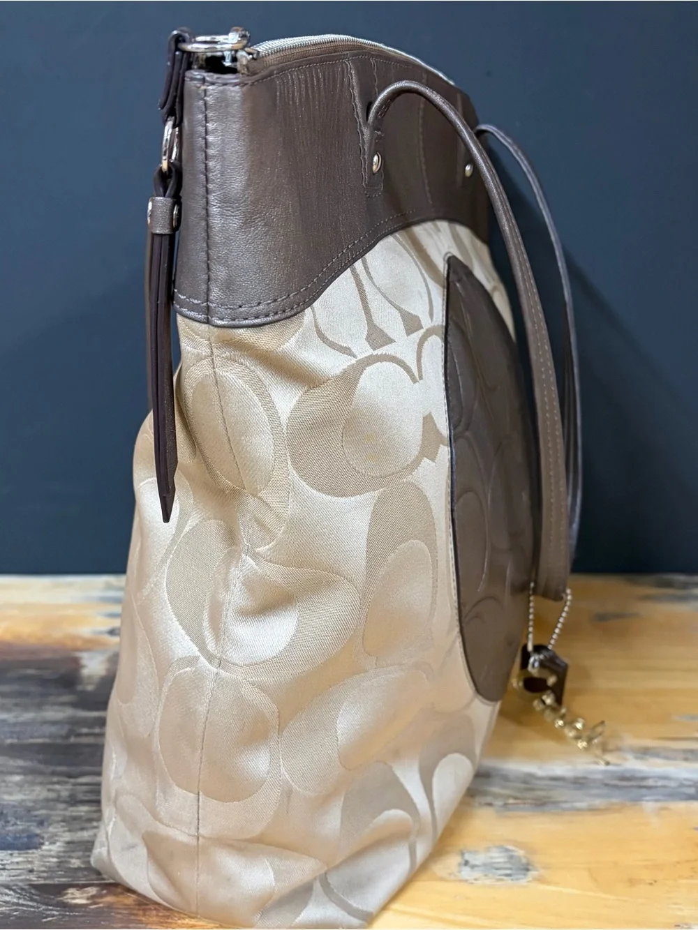 Coach Laura Signature Logo Tote Bag Purse Brown Khaki Zip Closure